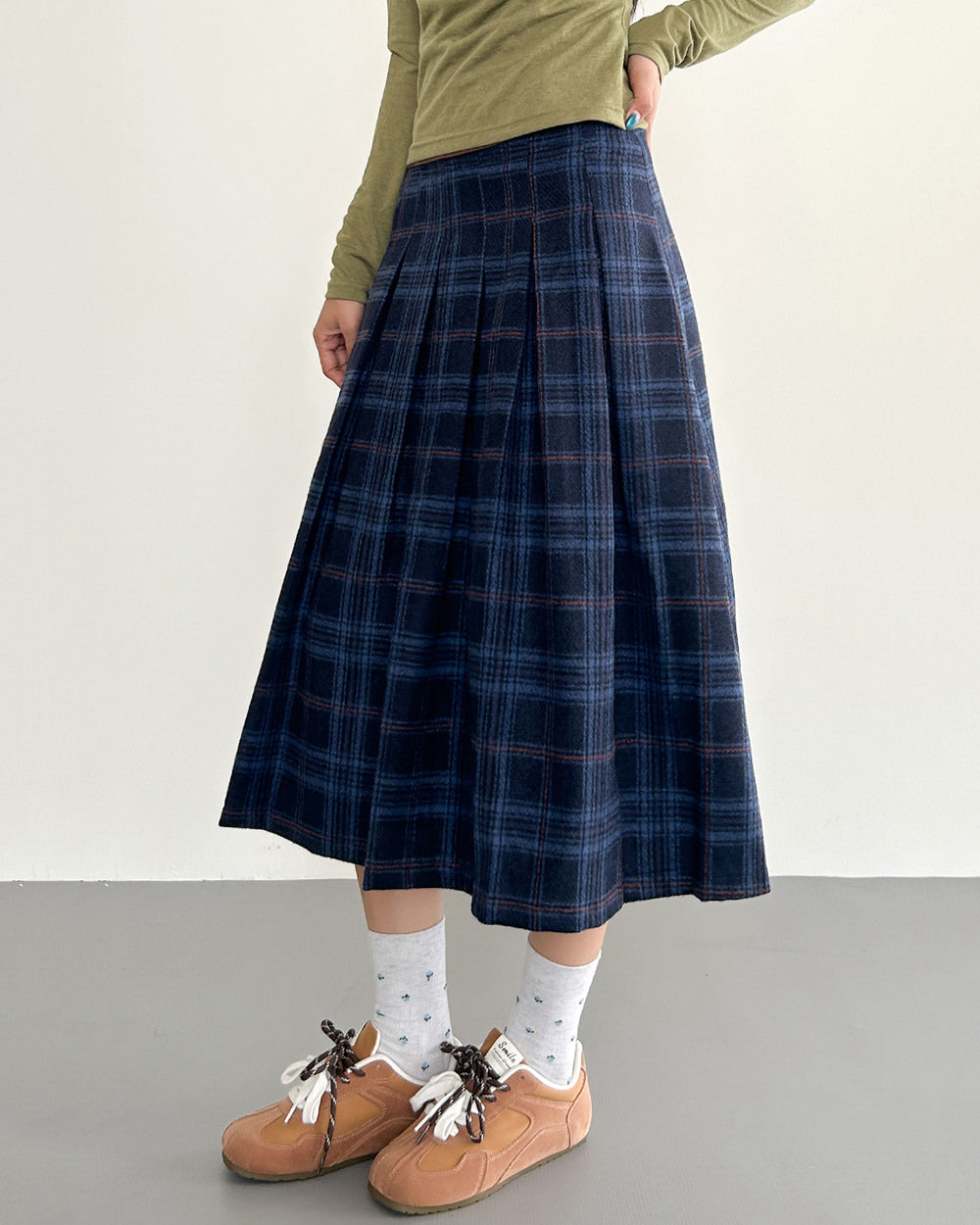 Preppy Style Plaid Pleated Midi Skirt